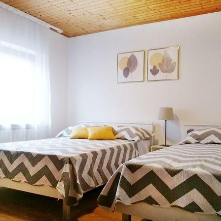 Apartments Saraden Vodice Bagian luar foto